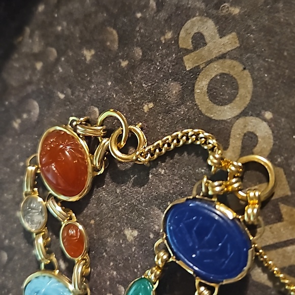 Scarab Lucite Bracelet Beetle Gold Tone Chain Spring Ring Clasp Multicolor W OS - Picture 4 of 7